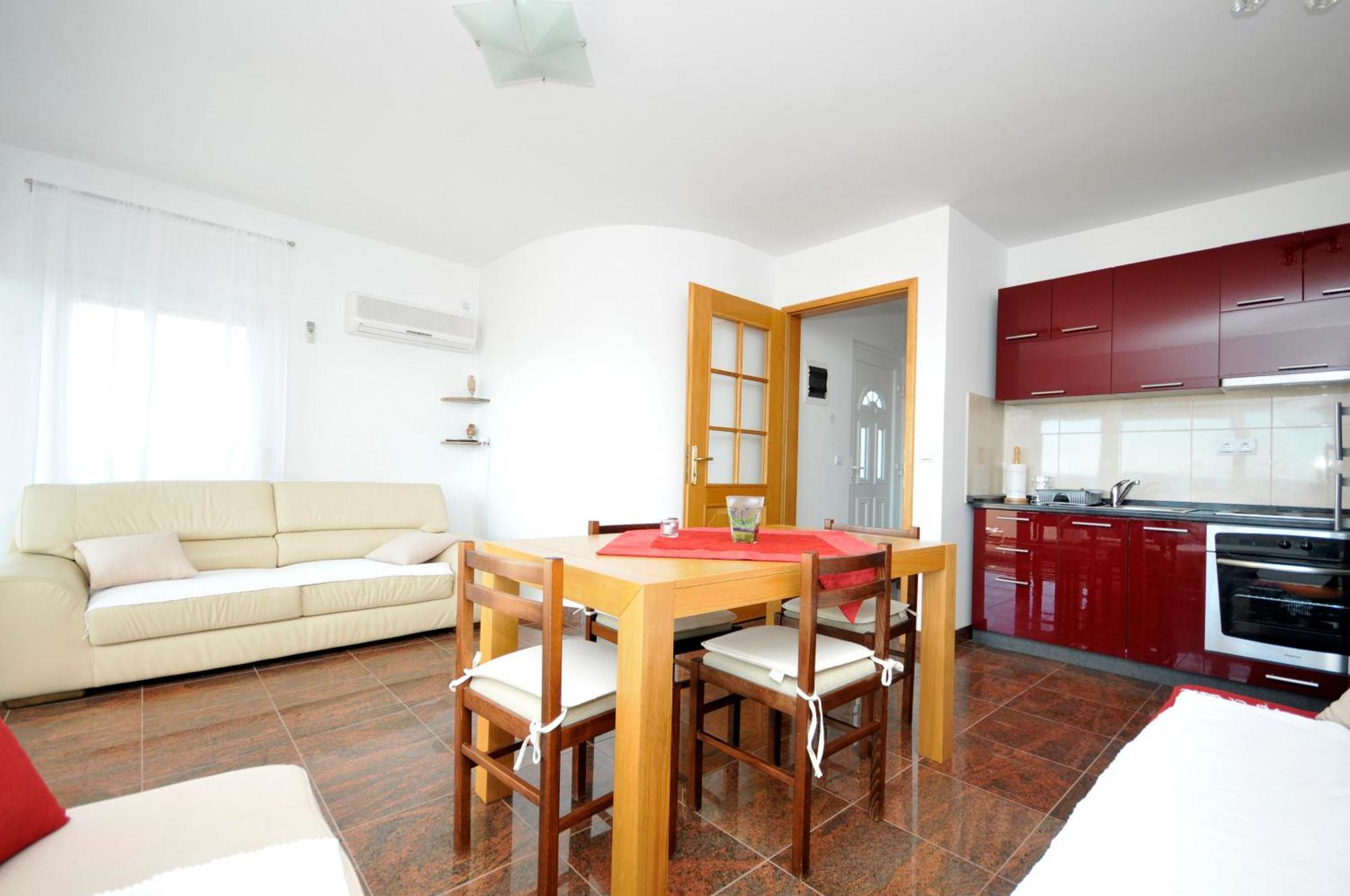 Apartmani Svalina - Seaview And 130M From Beach Traù Esterno foto