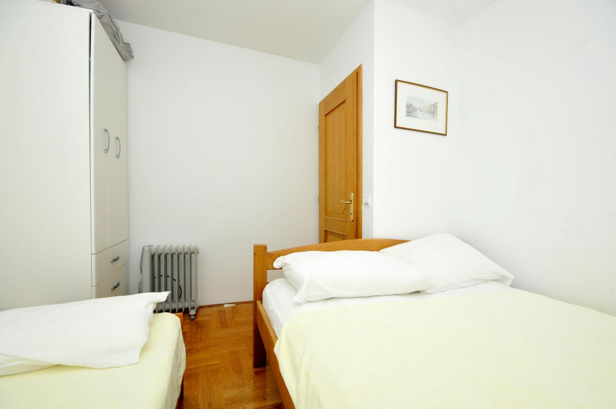 Apartmani Svalina - Seaview And 130M From Beach Traù Esterno foto