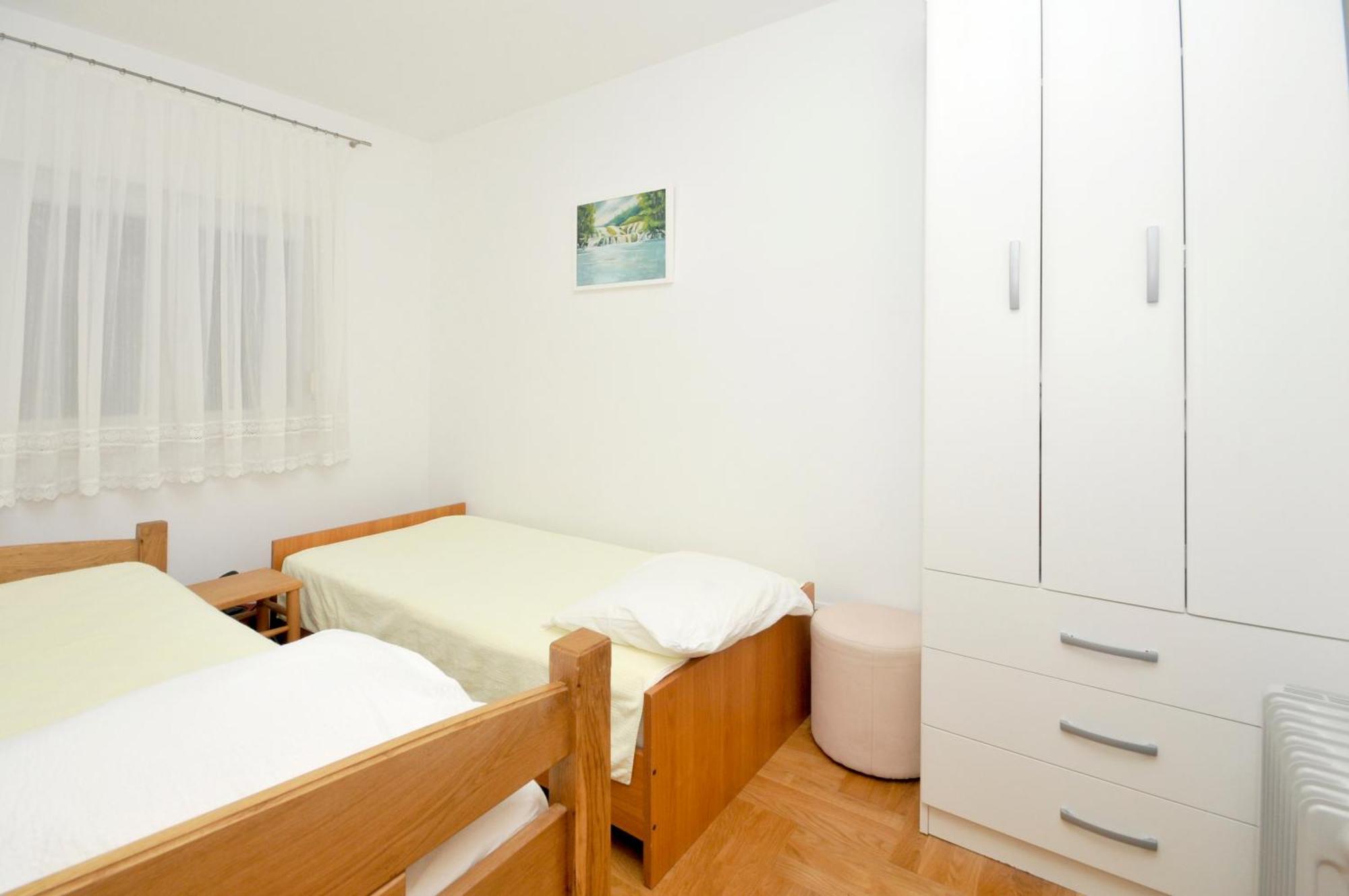 Apartmani Svalina - Seaview And 130M From Beach Traù Esterno foto