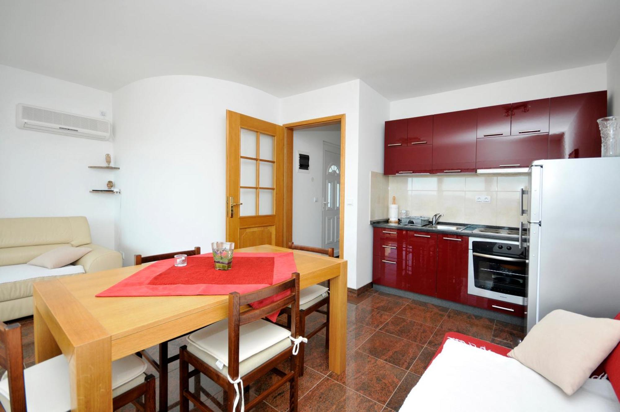 Apartmani Svalina - Seaview And 130M From Beach Traù Esterno foto