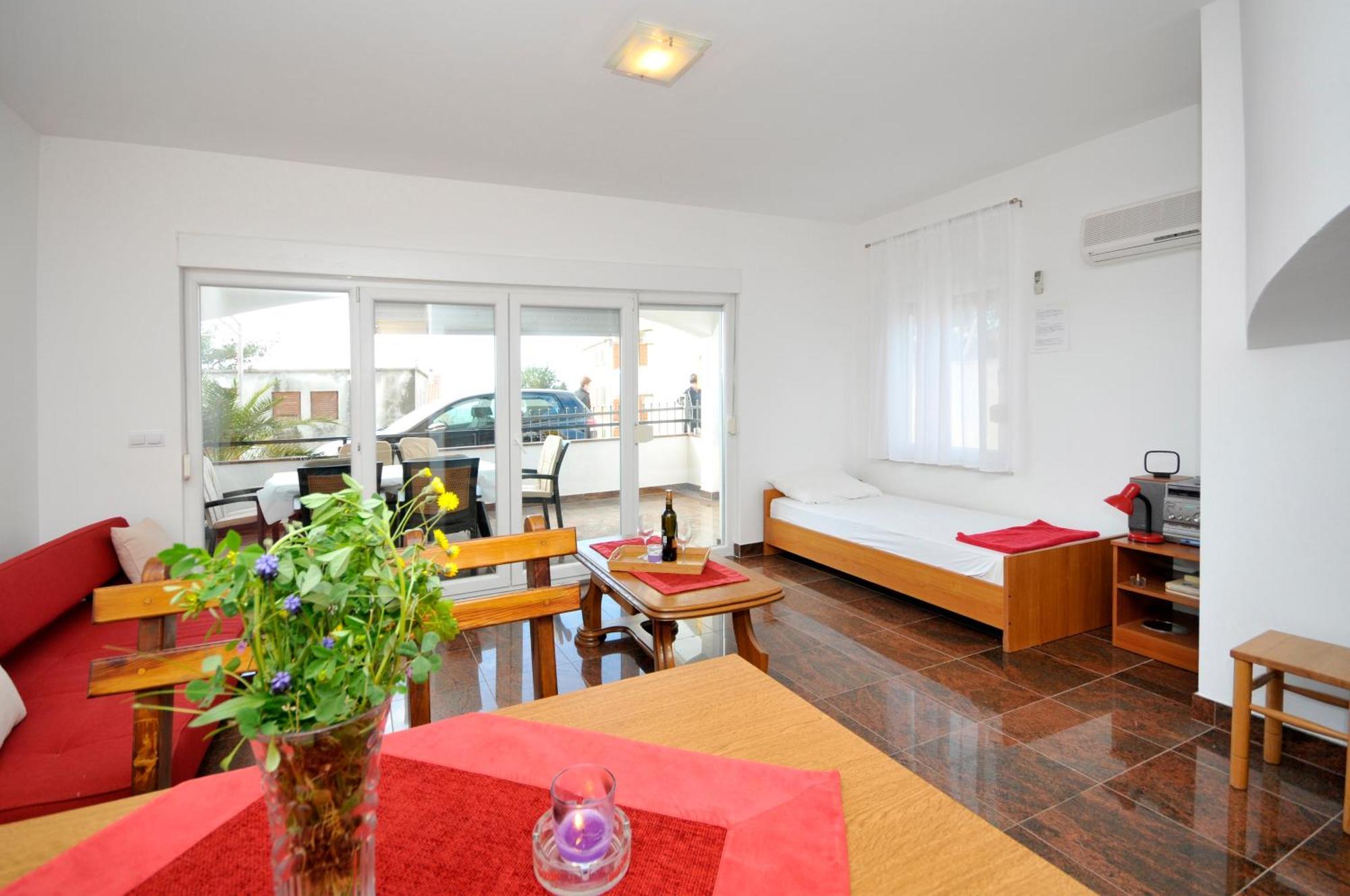 Apartmani Svalina - Seaview And 130M From Beach Traù Esterno foto