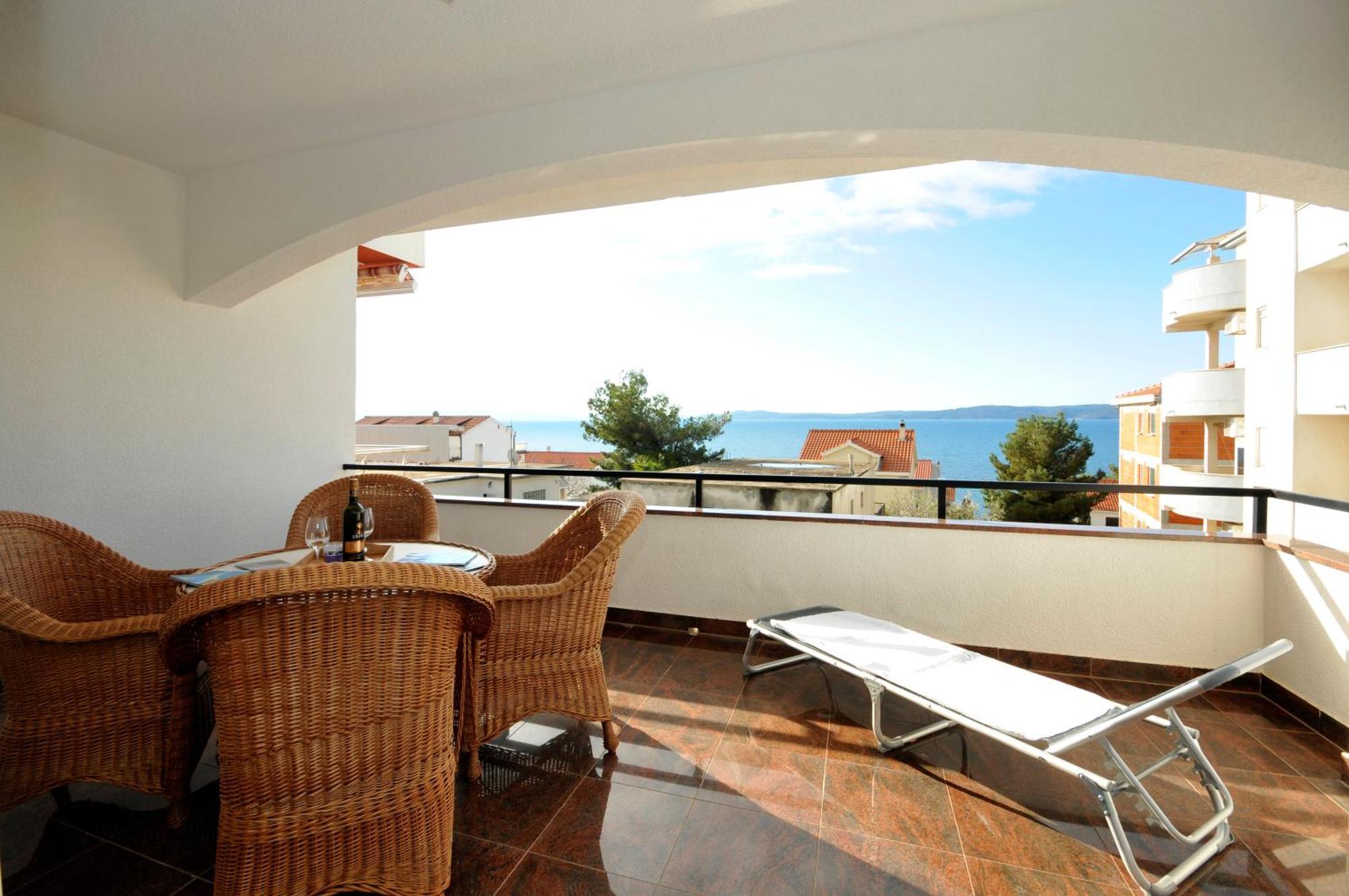 Apartmani Svalina - Seaview And 130M From Beach Traù Esterno foto
