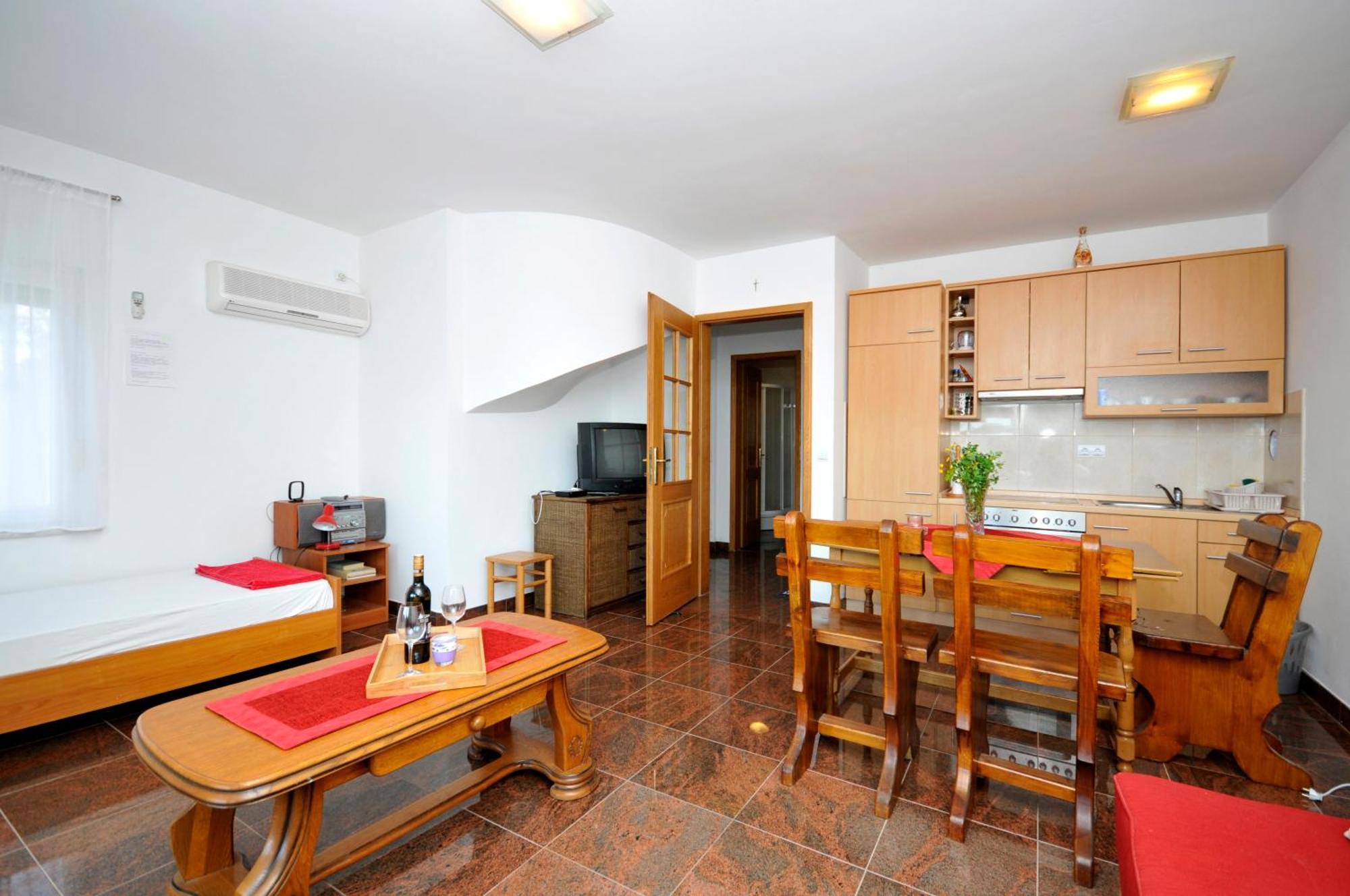 Apartmani Svalina - Seaview And 130M From Beach Traù Esterno foto