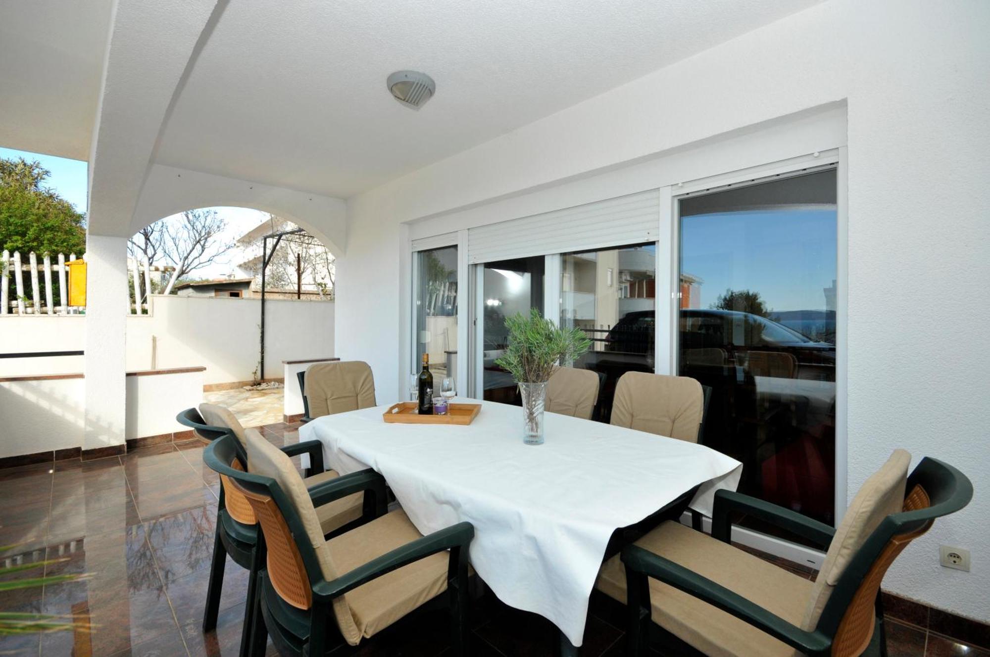 Apartmani Svalina - Seaview And 130M From Beach Traù Esterno foto