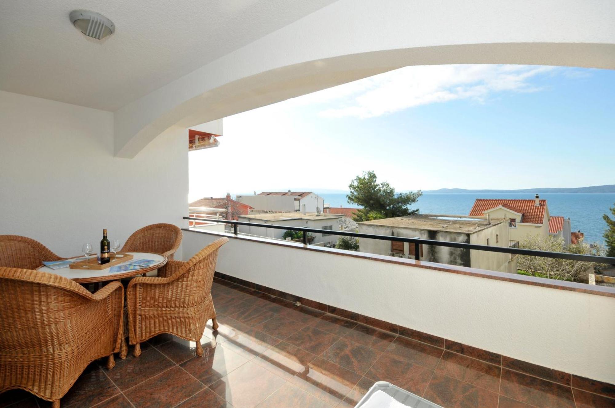 Apartmani Svalina - Seaview And 130M From Beach Traù Esterno foto