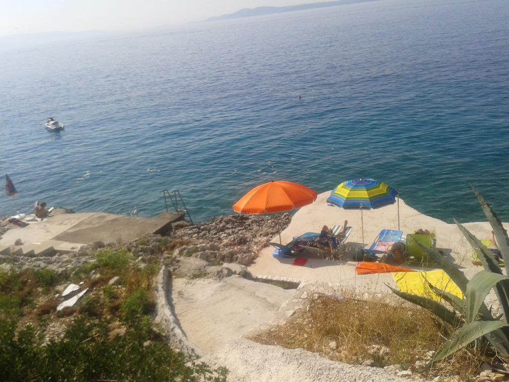 Apartmani Svalina - Seaview And 130M From Beach Traù Esterno foto